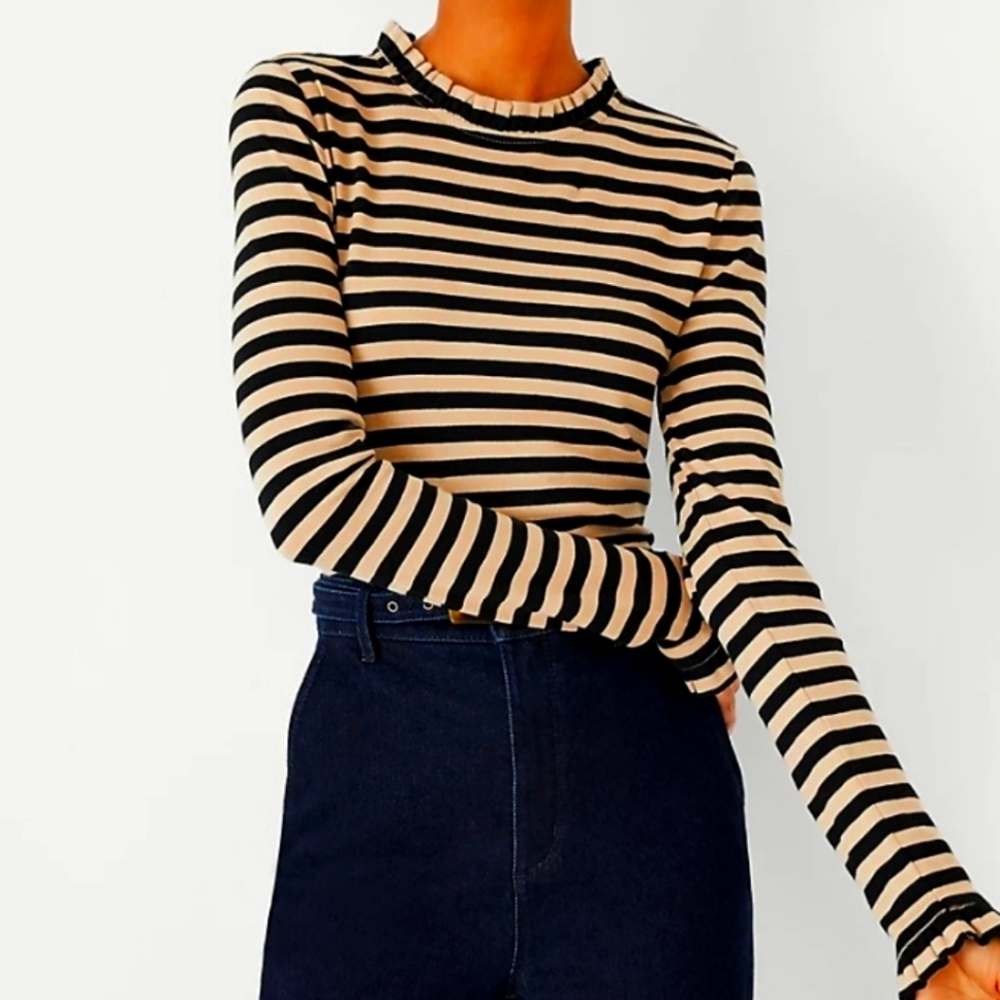 Beautiful  Ann Taylor Blouse, like New, without tags, XS, stretchy 😍